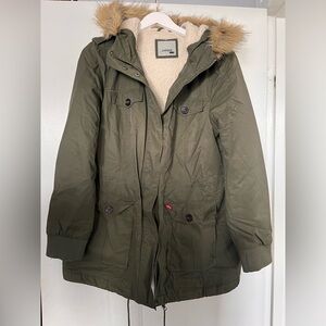 Levi’s women’s sherpa lined jacket L